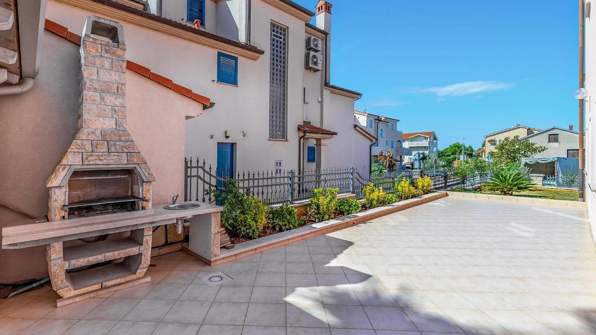 2 Bedroom Awesome Apartment In Medulin