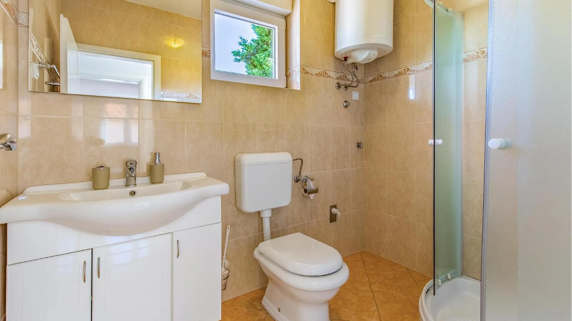 2 Bedroom Awesome Apartment In Medulin Croatia