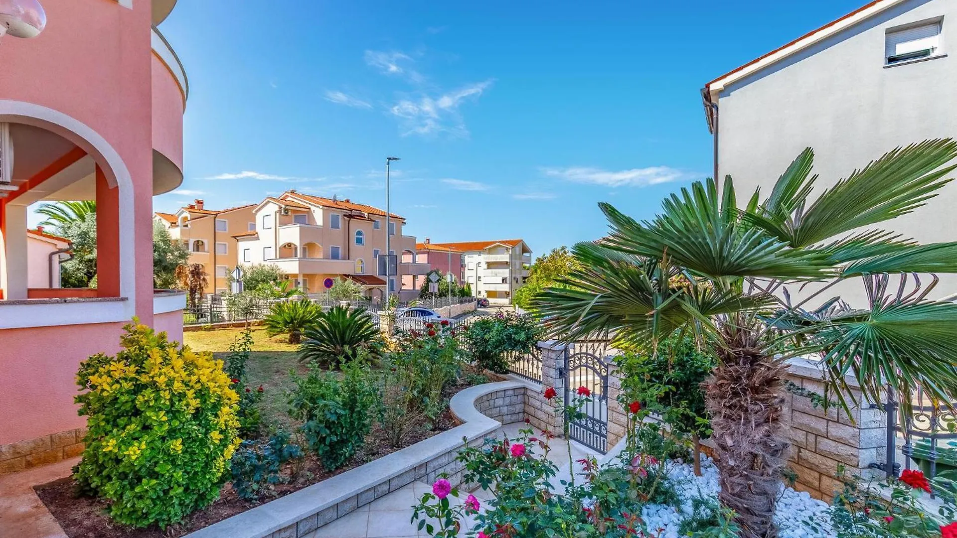 2 Bedroom Awesome Apartment In Medulin 0*,